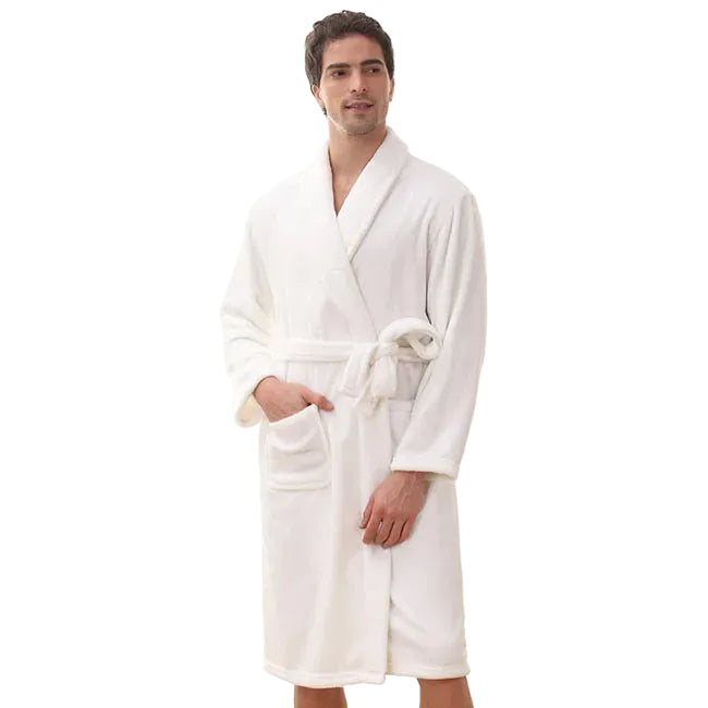 Peignoir homme Gérard doux et chaleureux, modèle blanc avec ceinture et poches, offrant un confort optimal pour la maison.