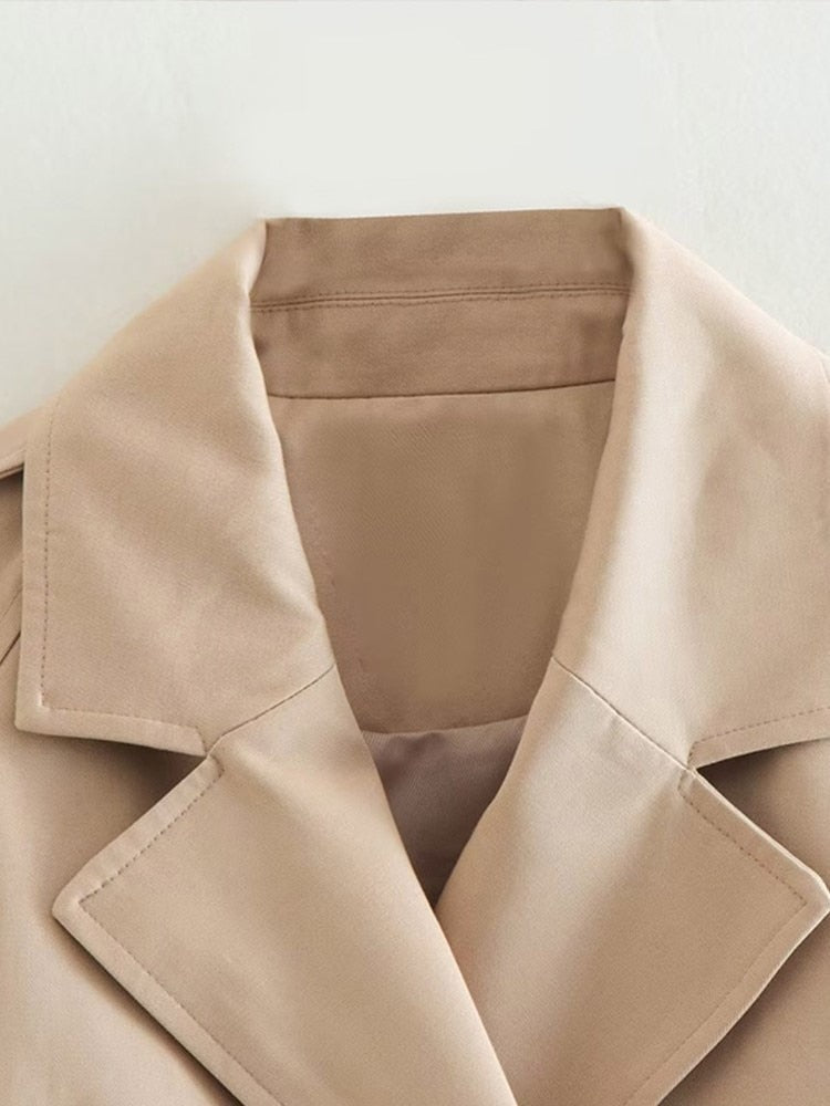 Trench Femme Court Beige avec Ceinture – Élégance et Confort, Idéal pour Toutes les Occasions 2