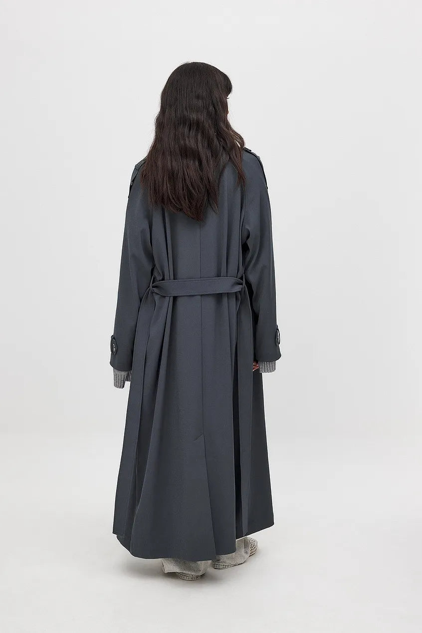 Trenchcoat Femme Élégant en Noir et Gris Foncé, Long avec Ceinture Ajustable et Détails Classiques 5