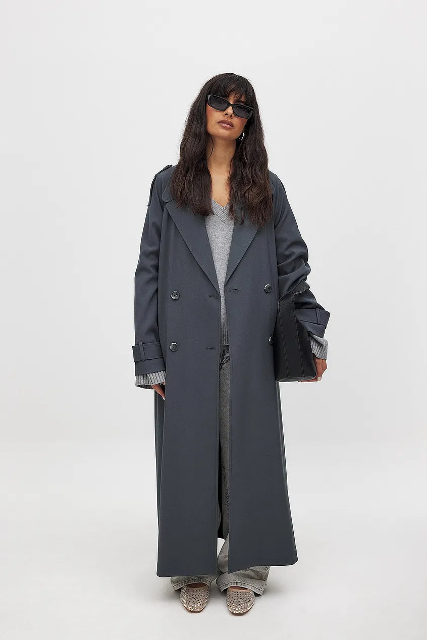 Trenchcoat Femme Élégant en Noir et Gris Foncé, Long avec Ceinture Ajustable et Détails Classiques 6