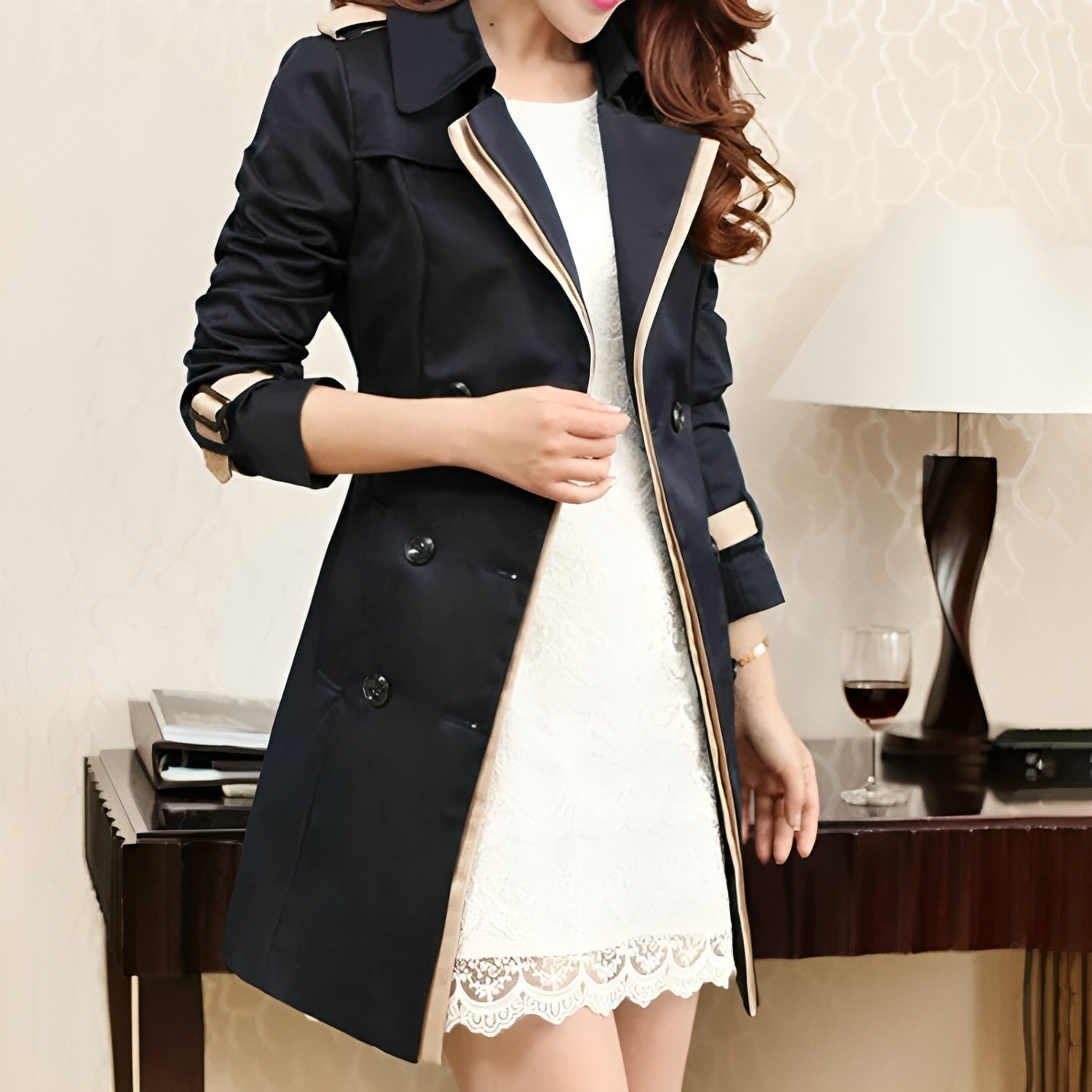 Trenchcoat Femme Long Élégant en Tissu de Qualité avec Ceinture – Style Classique et Polyvalent 1