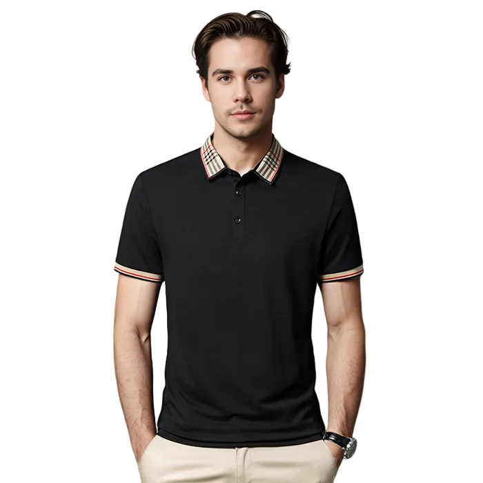 Polo homme Abel noir à manches courtes avec col polo et détails tartan sur le col et les manches; coupe moderne, élégant et confortable.