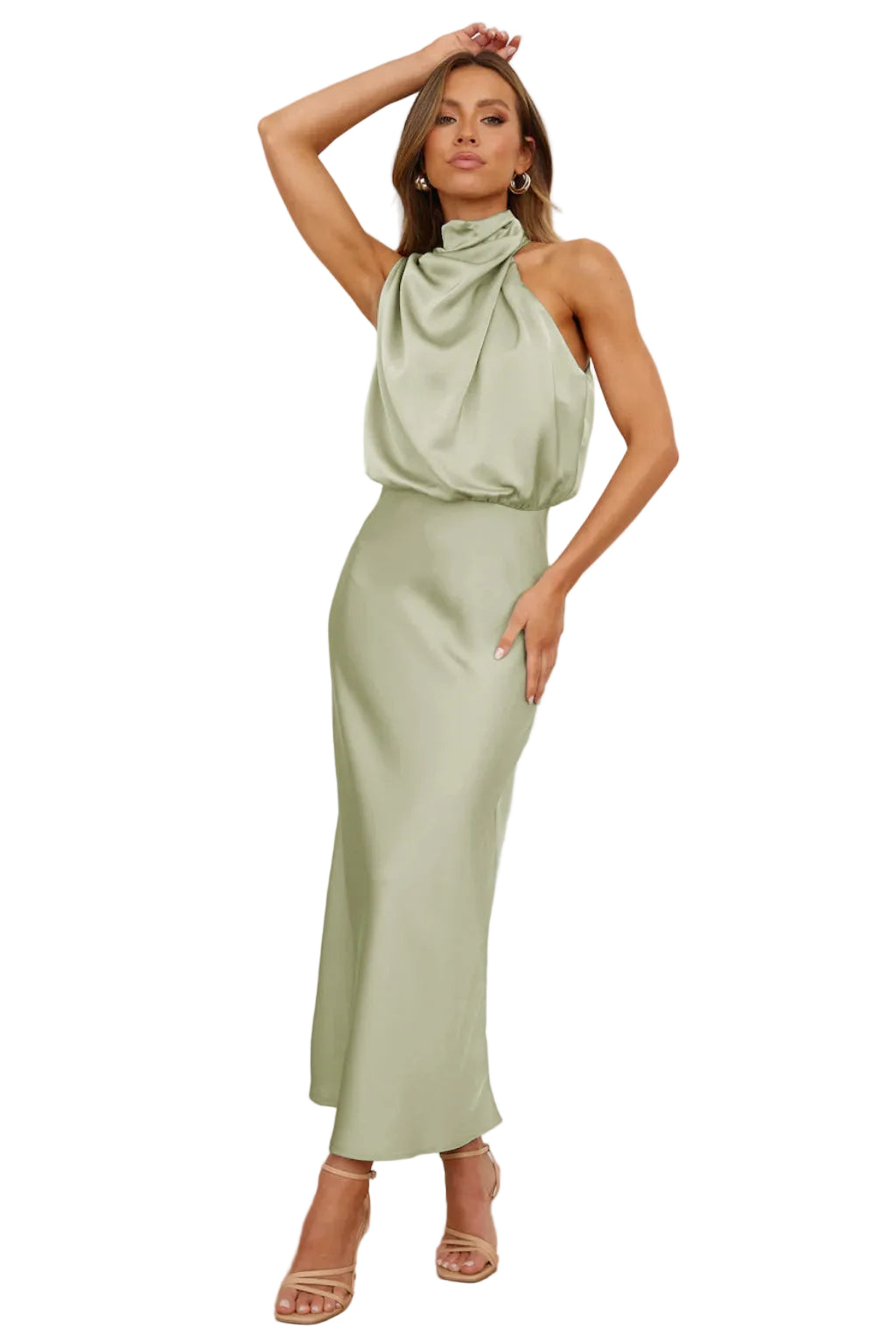 Cette robe longue, d'une couleur vert doux, offre un décolleté asymétrique et une coupe fluide qui sublime la silhouette. Parfaite pour les occasions estivales, elle allie confort et sophistication avec un tissu satin lumineux.