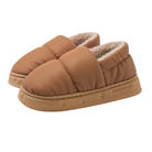 Chaussons unisexe Alex camel style doudoune, intérieur doux et chaud, semelle épaisse antidérapante, confort idéal pour la maison en hiver.