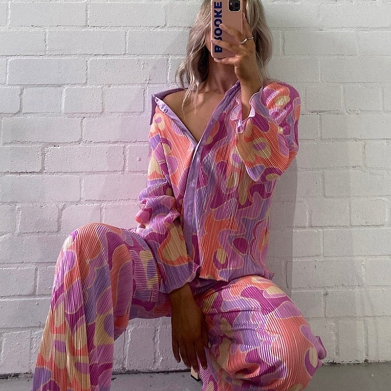 Pyjama femme à motif abstrait aux couleurs vives, composé d&