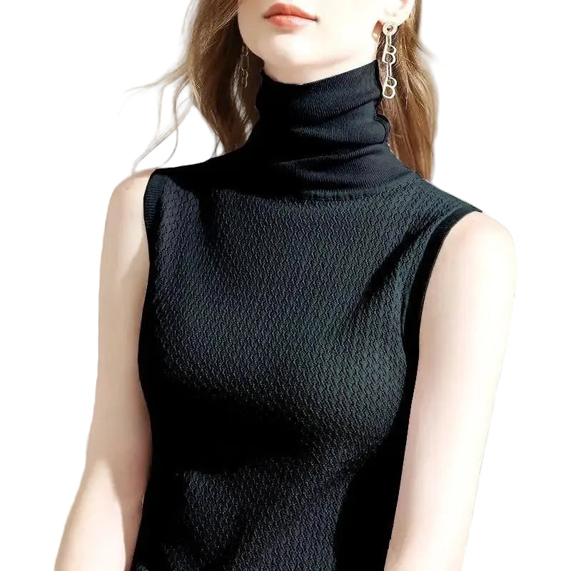 Haut à col roulé Alyssa pour femme, sans manches, coupe ajustée et élégante, coloris noir avec texture raffinée, idéal pour un look chic et confortable.