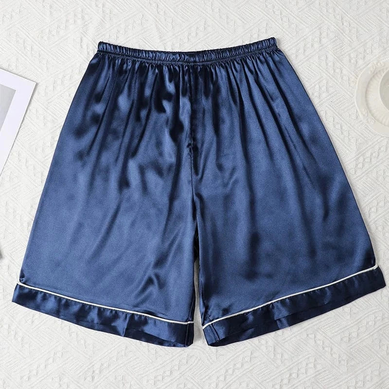Short de pyjama homme en satin Baptiste, coupe droite avec taille élastique et finitions contrastées, présenté en coloris uni sur fond clair.