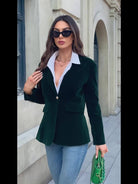 Blazer Femme en Velours Émeraude – Élégant avec Boutons Dorés pour Soirées et Bureau 5