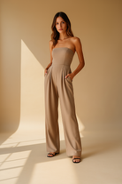 Combinaison Femme Chic Sans Bretelles au Style Élégant-4