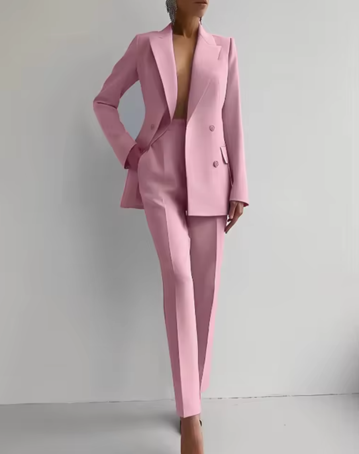 Costume Femme Élégant Chic au Style Sophistiqué 0
