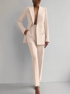 Costume Femme Élégant Chic au Style Sophistiqué 1