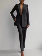Costume Femme Élégant Chic au Style Sophistiqué 2