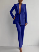 Costume Femme Élégant Chic au Style Sophistiqué 3