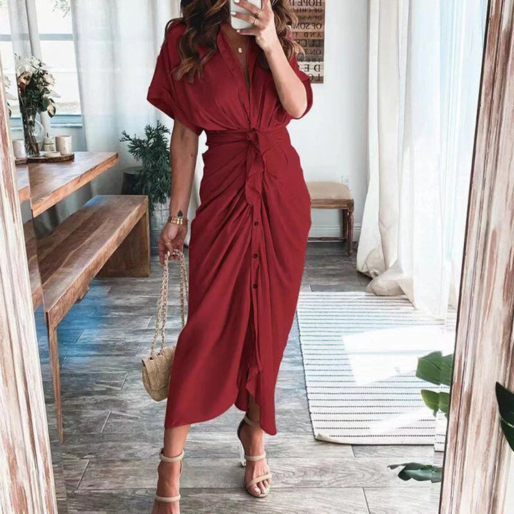 Adoptez le style élégant et léger de la robe Deja, parfaite pour les journées d&