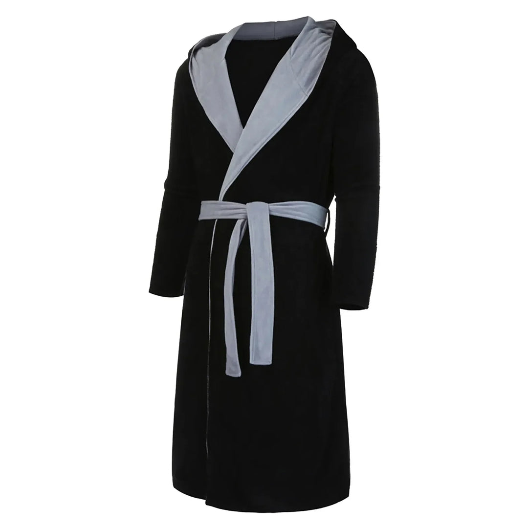 Peignoir Didier pour homme, modèle élégant et confortable en tissu noir avec col, capuche et ceinture gris clair, présenté debout sur fond blanc.