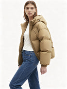 Doudoune Femme Longue – Design Épuré avec Capuche pour Confort et Élégance en Hiver 1