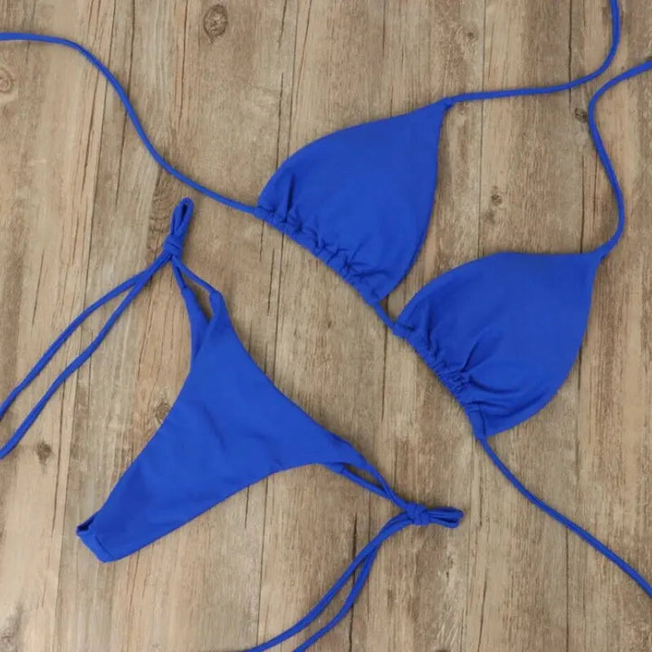 Ensemble bikini bleu Emmeline pour femme, avec un haut triangle et un bas à liens ajustables, élégant, confortable et parfait pour l&