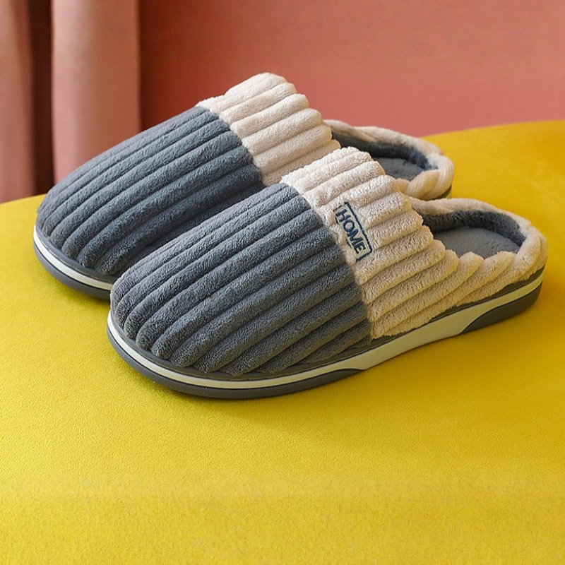Chaussons homme Jules gris et beige en tissu côtelé, intérieur chaud et moelleux, semelle épaisse confortable, parfaits pour se détendre à la maison.