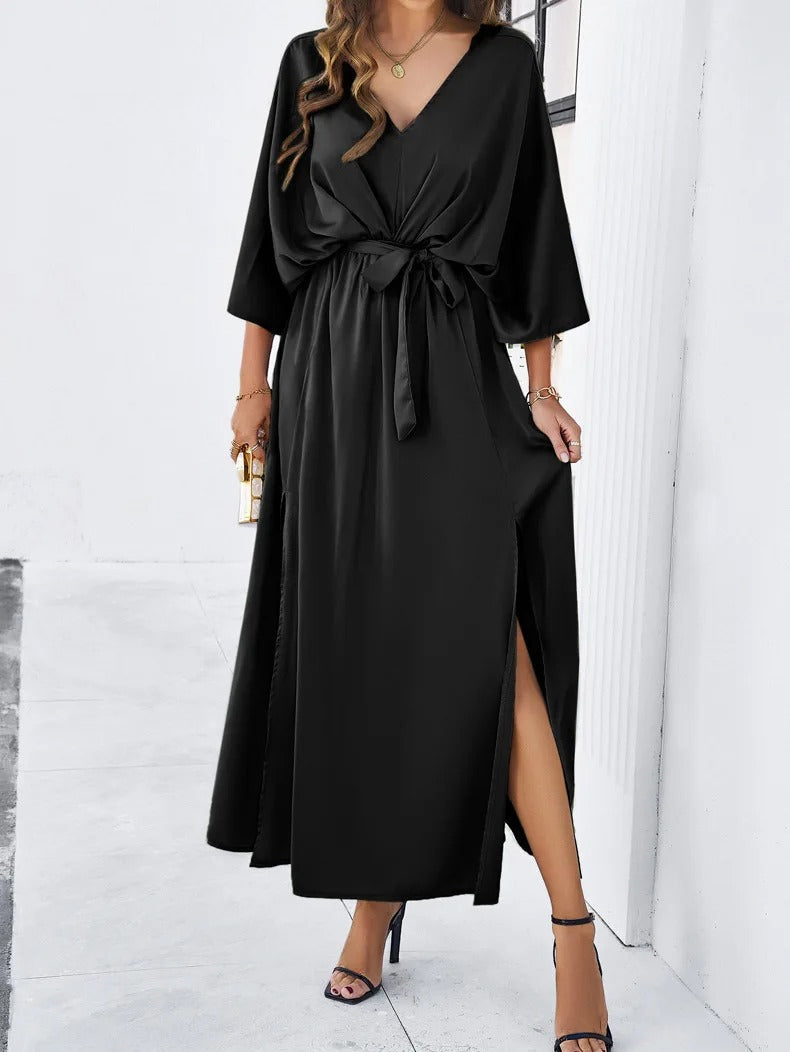 Femme portant la robe midi &