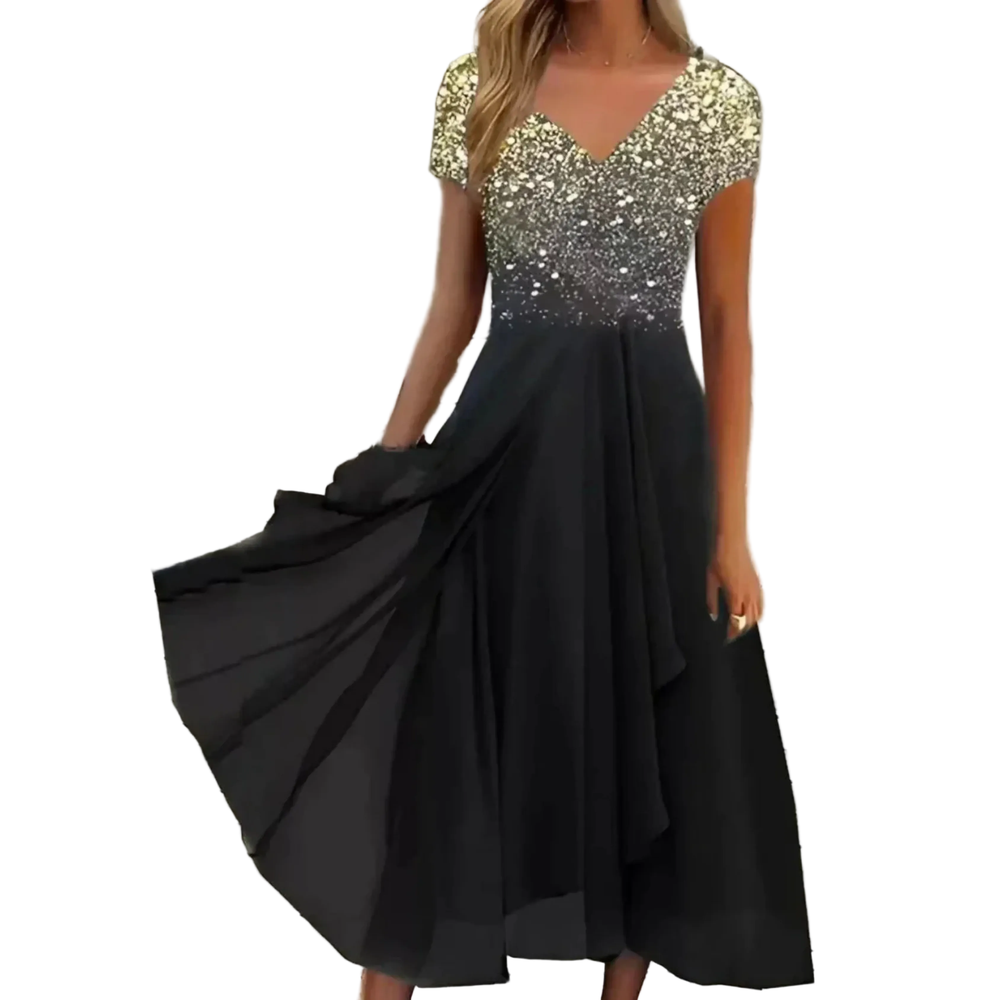 Robe femme élégante et polyvalente, longue et fluide, noir dégradé avec haut scintillant argenté, col en V et manches courtes, portée devant un mur en bois blanc.