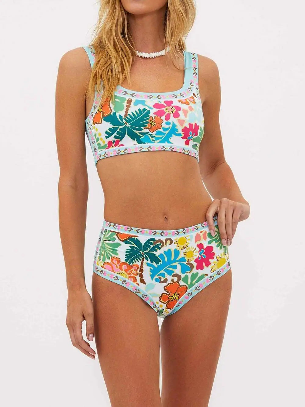 Bikini femme Mary ensemble deux pièces à motif floral coloré, avec haut à larges bretelles et bas taille haute, offrant un style confortable, élégant et féminin.
