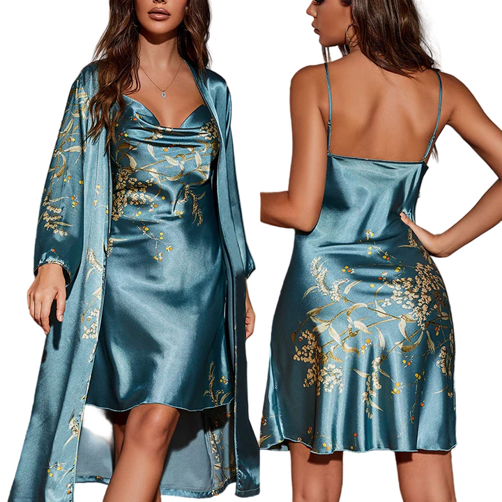 Nuisette en satin vert, élégante et légère, avec des détails floraux dorés, accompagnée d&