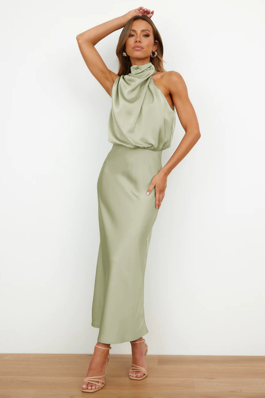 Robe Longue Femme Élégante au Décolleté Halter Chic 0