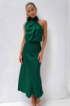 Robe Longue Femme Élégante au Décolleté Halter Chic 11