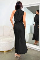 Robe Longue Femme Élégante au Décolleté Halter Chic 4