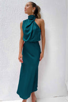 Robe Longue Femme Élégante au Décolleté Halter Chic 8