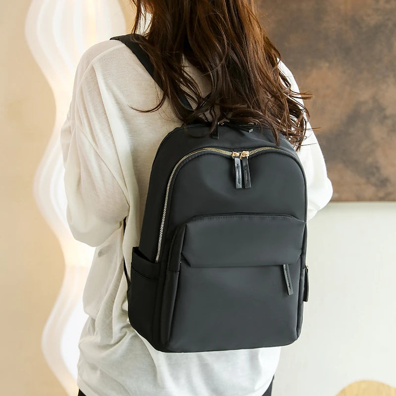 Sac à Dos Femme Élégant au Design Pratique et Spacieux 3
