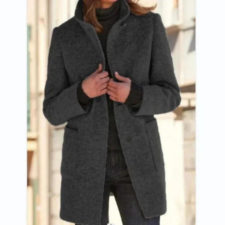 Manteau femme cintré à col droit