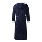 Vue de dos du peignoir Étienne pour homme, modèle chaud et idéal pour l’hiver en tissu bleu marine doux avec bordures crème et ceinture assortie, présenté sur fond blanc.
